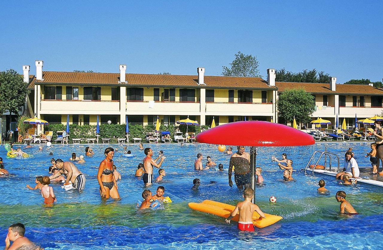 Tize Village Rosolina Luaran gambar